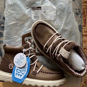 Reyes boot leather, Hey Dude . Color cocoa